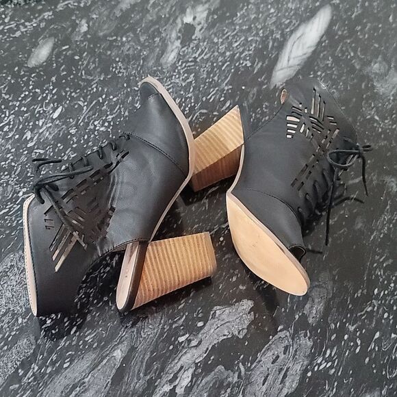 RESTRICTED OPEN-TOE LACE UP BLOCK HEEL ANKLE BOOTIES - Picture 5 of 13